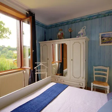 Avec Jardin, Wifi, Animaux Admis - Fr-1-496-90 * Bussieres (Loire)